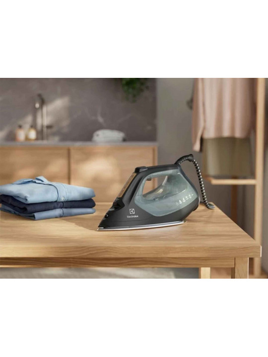iron ELECTROLUX E8SI2-6OG