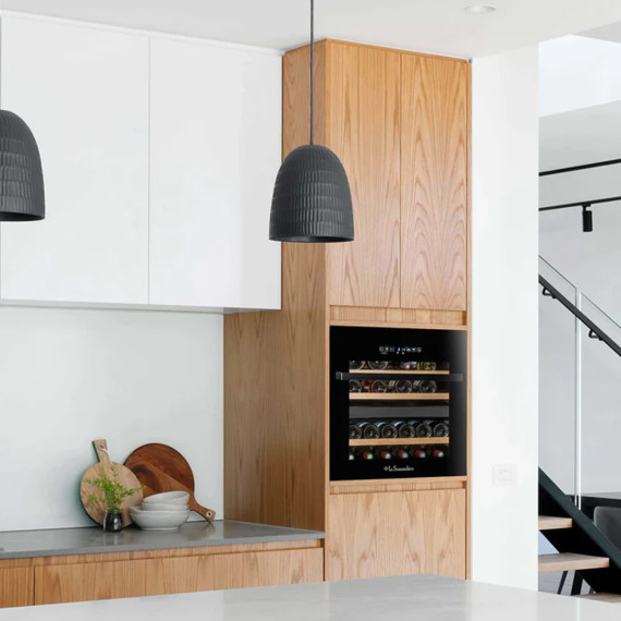 ღვინისა და დისპლეის მაცივრები LASOMMELIE LSBI36BDZ