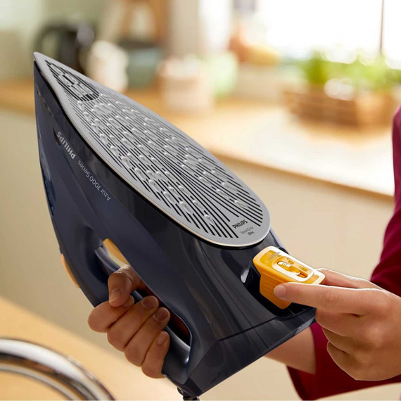 iron PHILIPS DST7060/20