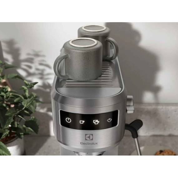 ყავის მადუღარა ავტომატური ELECTROLUX E6EC1-6ST