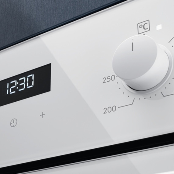 ჩასაშენებელი ღუმელი ELECTROLUX EOF5F50BV